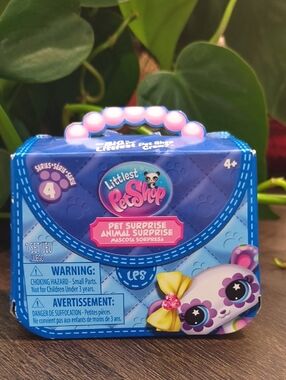 Littlest Pet Shop Blue Surprise Carry Case NWT